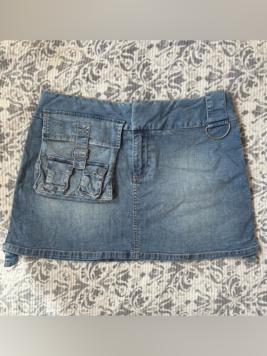 Guess Dresses & Skirts - Guess y2k denim cargo mini skirt
